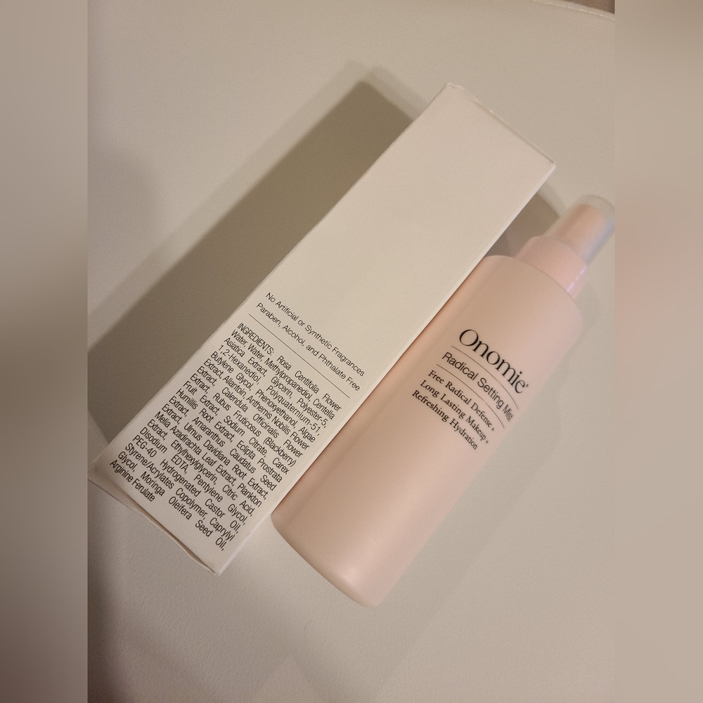 New Revolve ONOMIE Radical Defense Long Lasting Setting Mist 150mL - Picture 4 of 9